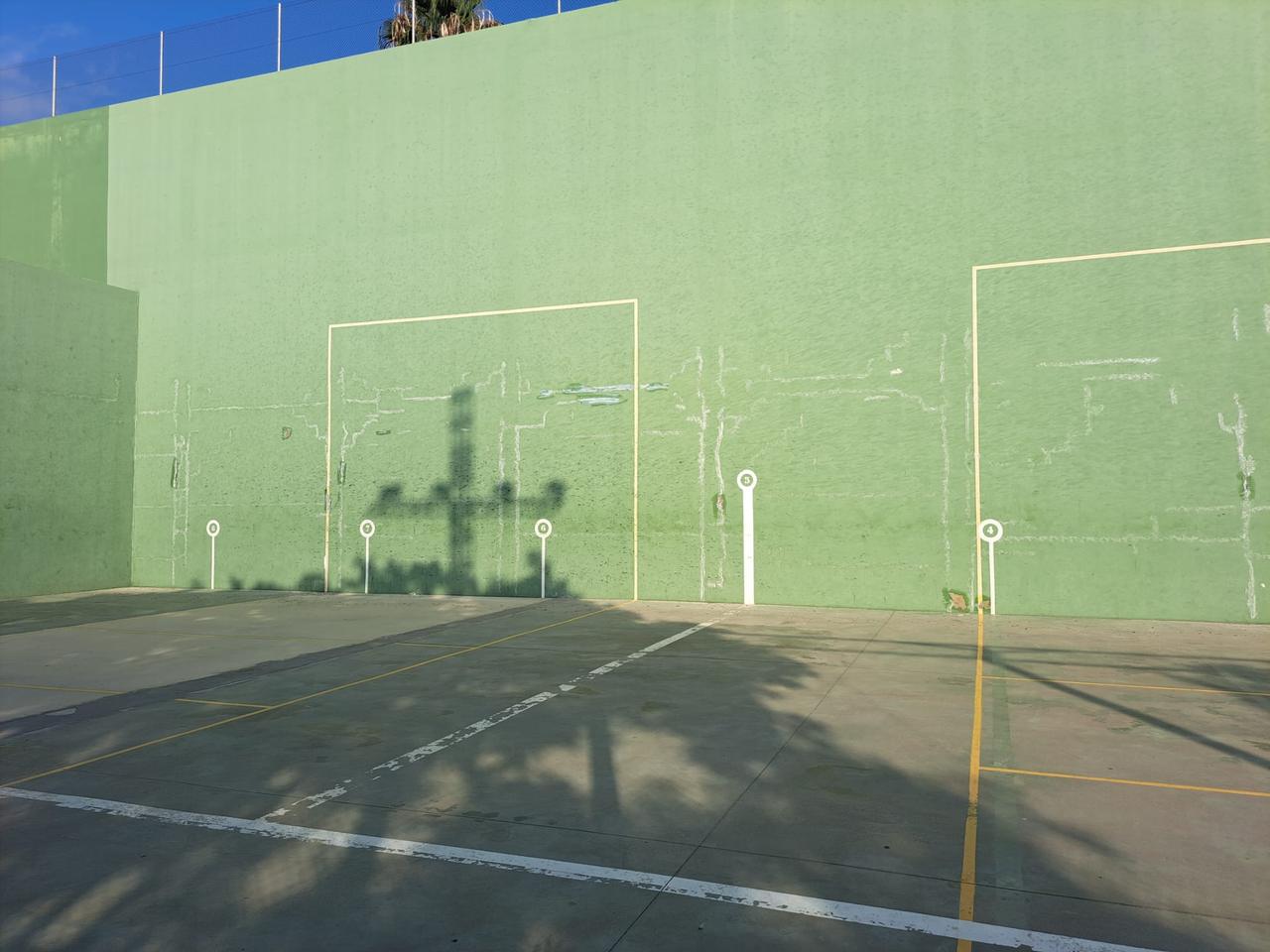 Frontón antes de la rehabilitación